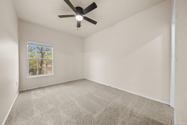 1000 DIAMOND DR, Boerne, TX 78006