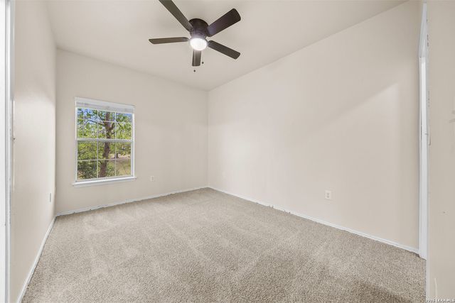1000 DIAMOND DR, Boerne, TX 78006