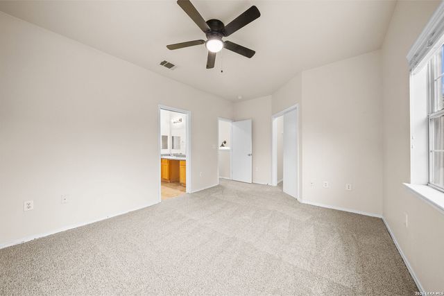 1000 DIAMOND DR, Boerne, TX 78006