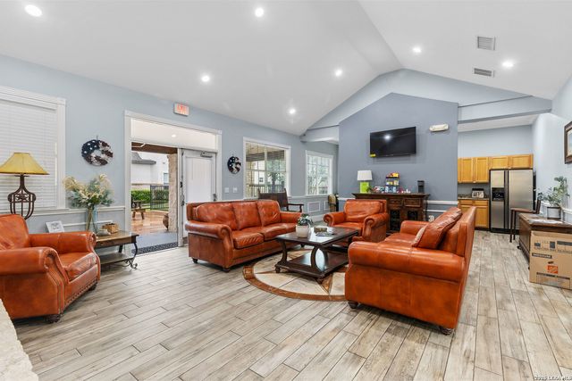 1000 DIAMOND DR, Boerne, TX 78006