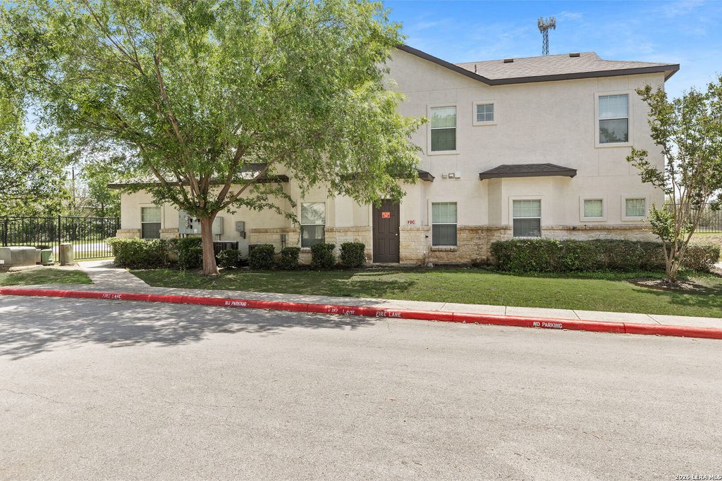 1000 DIAMOND DR, Boerne, TX 78006