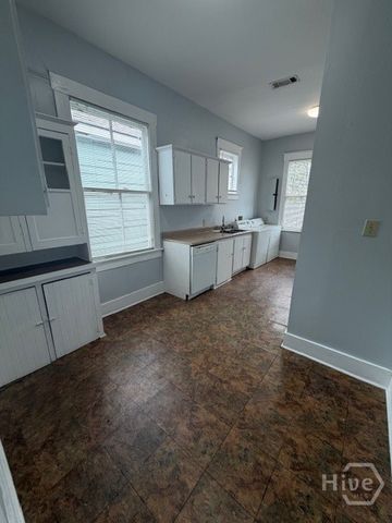 416 E 31st Street, Savannah, GA 31401