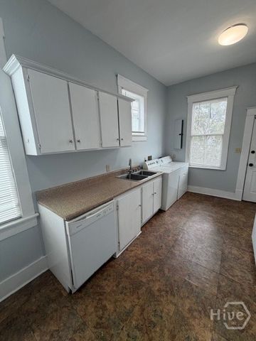 416 E 31st Street, Savannah, GA 31401