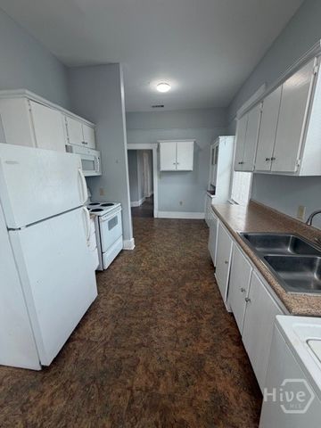 416 E 31st Street, Savannah, GA 31401