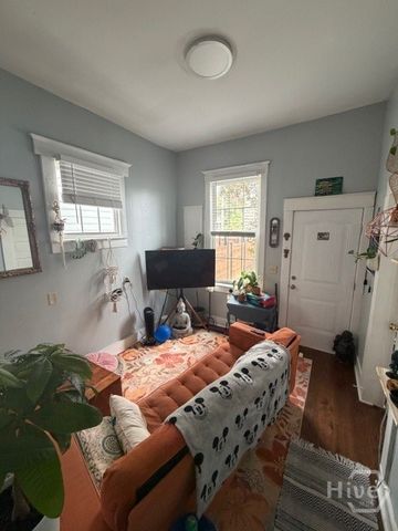 416 E 31st Street, Savannah, GA 31401