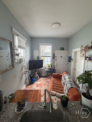 416 E 31st Street, Savannah, GA 31401