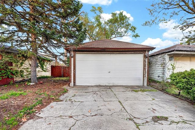19174 Woodingham Drive, Detroit, MI 48221