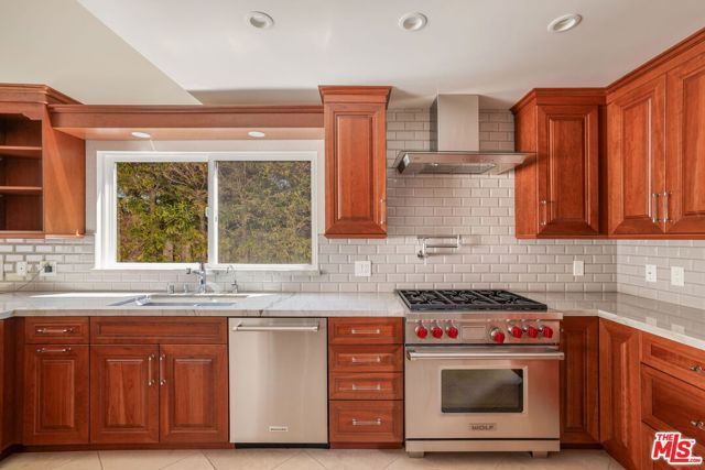 17309 Avenida De La Herradura, Los Angeles, CA 90272