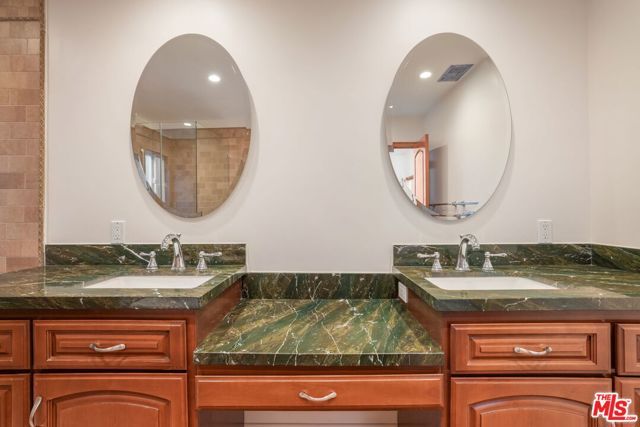 17309 Avenida De La Herradura, Los Angeles, CA 90272