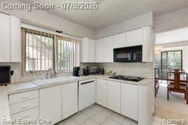 6273 Celeste Road, West Bloomfield, MI 48322