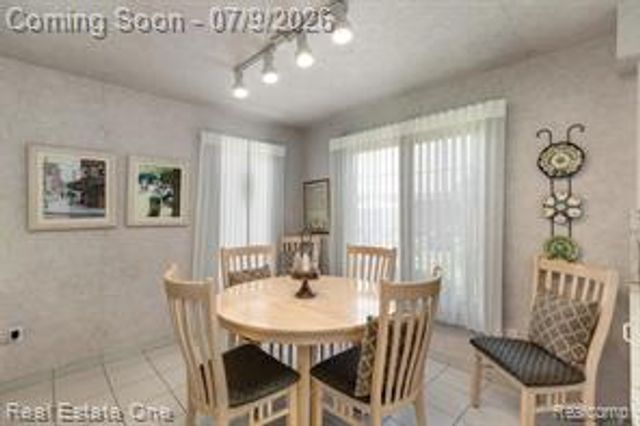 6273 Celeste Road, West Bloomfield, MI 48322