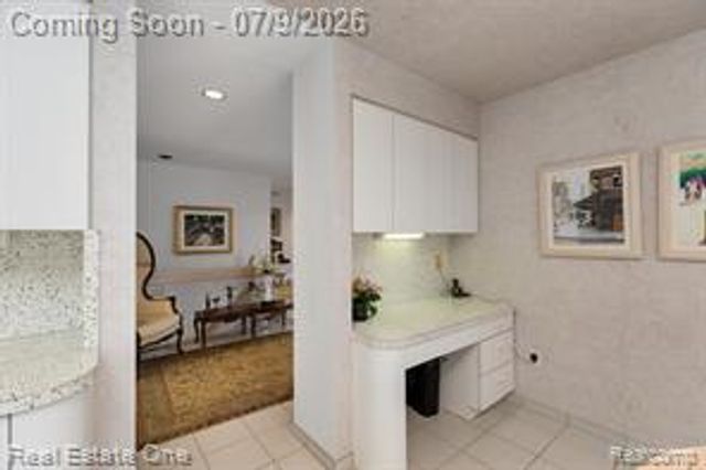6273 Celeste Road, West Bloomfield, MI 48322