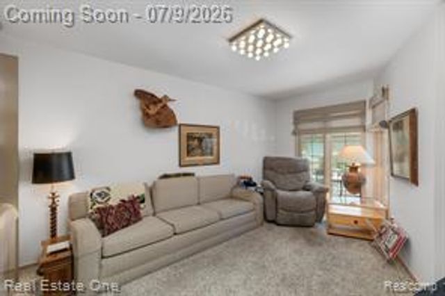 6273 Celeste Road, West Bloomfield, MI 48322