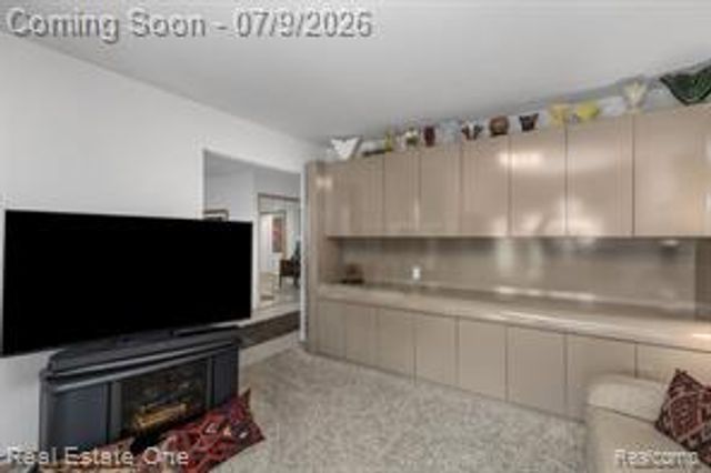 6273 Celeste Road, West Bloomfield, MI 48322