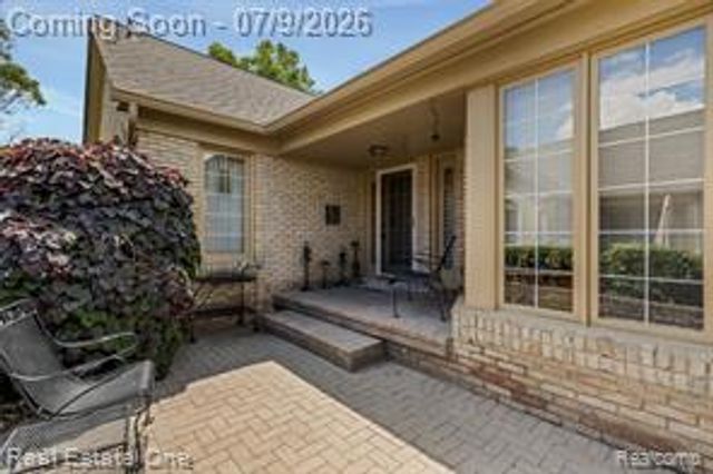 6273 Celeste Road, West Bloomfield, MI 48322