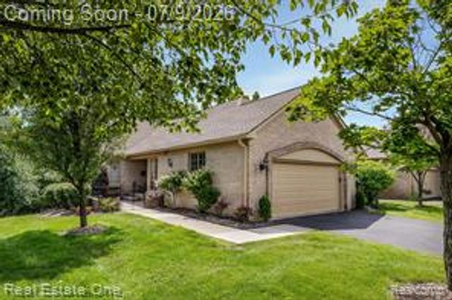 6273 Celeste Road, West Bloomfield, MI 48322