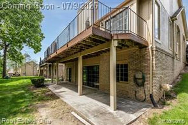 6273 Celeste Road, West Bloomfield, MI 48322