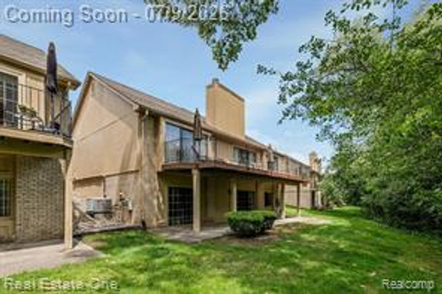 6273 Celeste Road, West Bloomfield, MI 48322