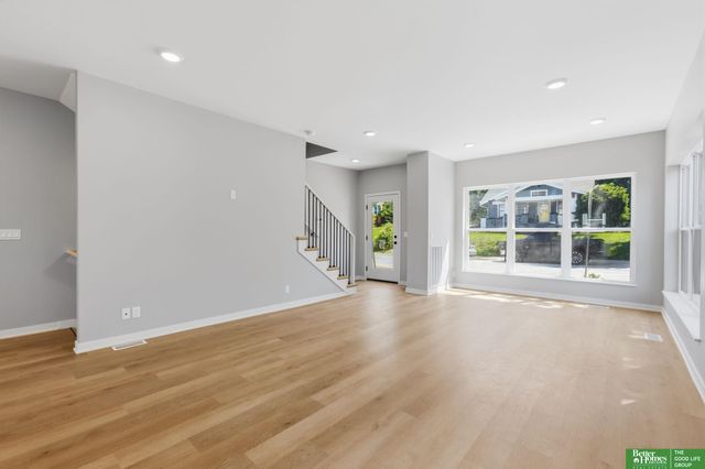 1016 S 33 Court, Omaha, NE 68105
