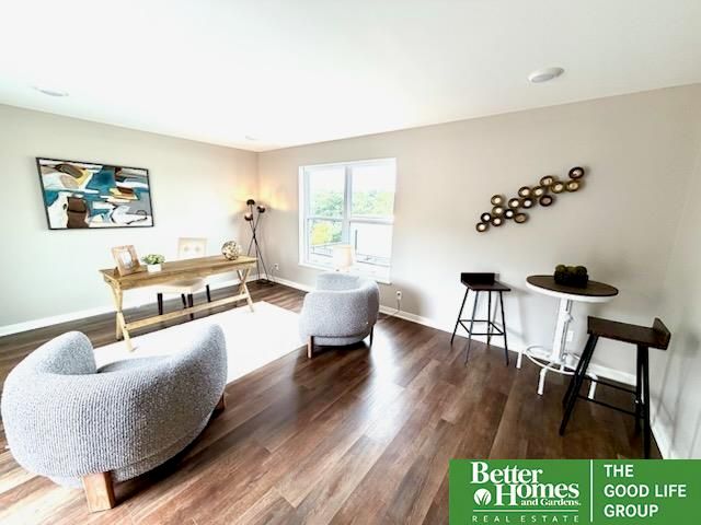 1016 S 33 Court, Omaha, NE 68105