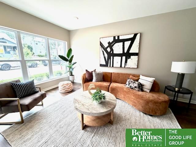 1016 S 33 Court, Omaha, NE 68105