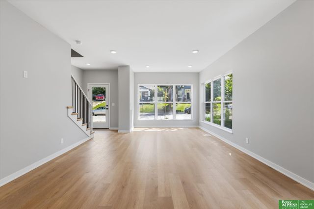1016 S 33 Court, Omaha, NE 68105