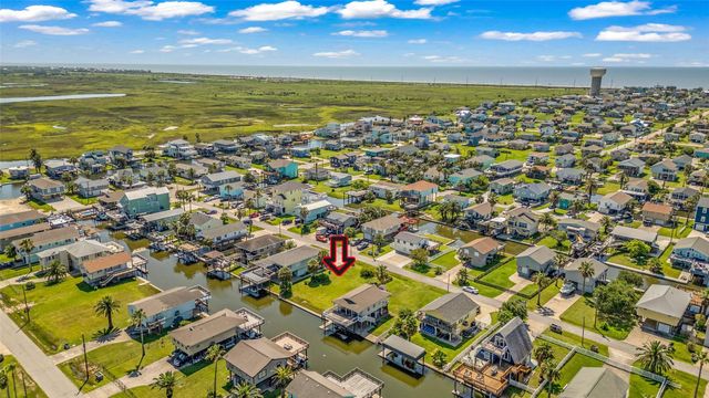 16530 Nassau Way, Jamaica Beach, TX 77554