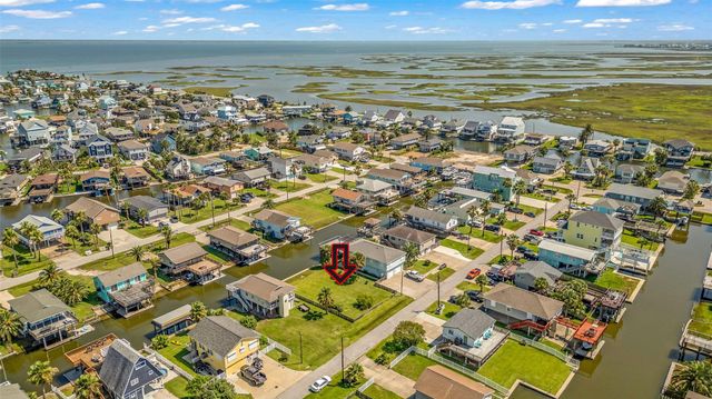16530 Nassau Way, Jamaica Beach, TX 77554