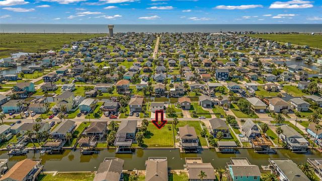 16530 Nassau Way, Jamaica Beach, TX 77554