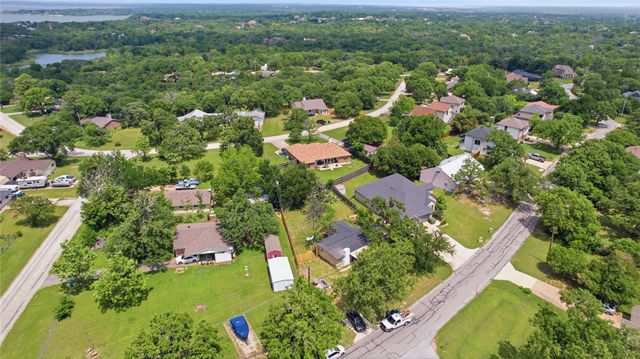 1426 Lakeshore Boulevard, Oak Point, TX 75068