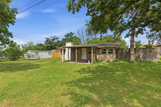 1426 Lakeshore Boulevard, Oak Point, TX 75068