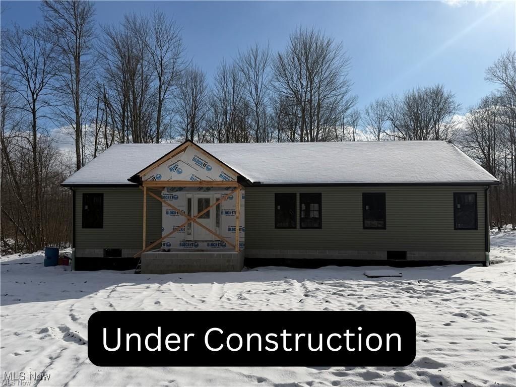 2064 Burning Tree Lane, Youngstown, OH 44505