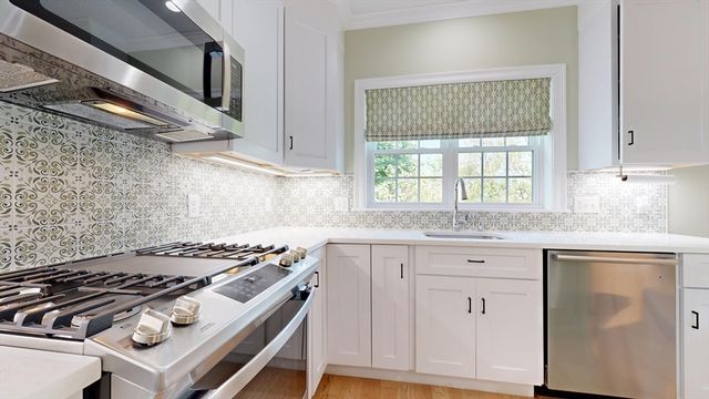 68 Prospect St 16, Peabody, MA 01960