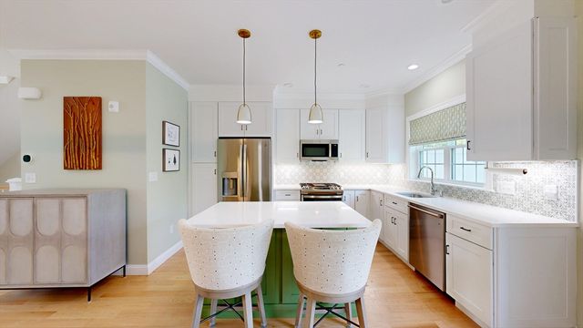 68 Prospect St 16, Peabody, MA 01960
