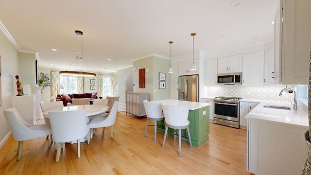 68 Prospect St 16, Peabody, MA 01960
