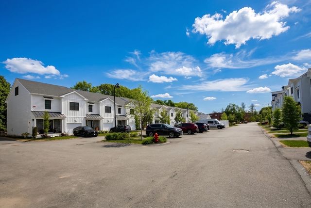 68 Prospect St 16, Peabody, MA 01960