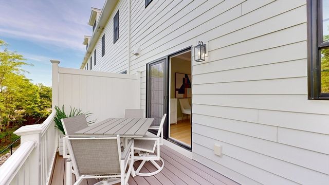 68 Prospect St 16, Peabody, MA 01960