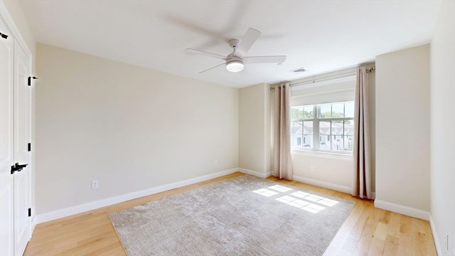 68 Prospect St 16, Peabody, MA 01960