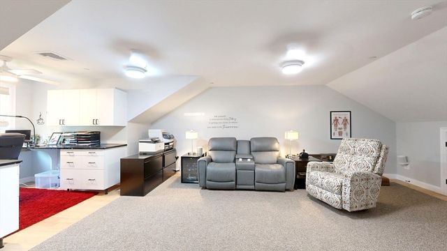 68 Prospect St 16, Peabody, MA 01960