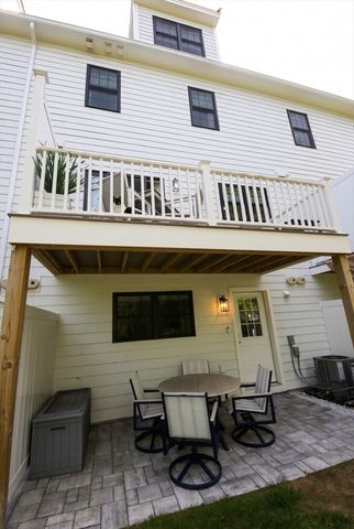 68 Prospect St 16, Peabody, MA 01960