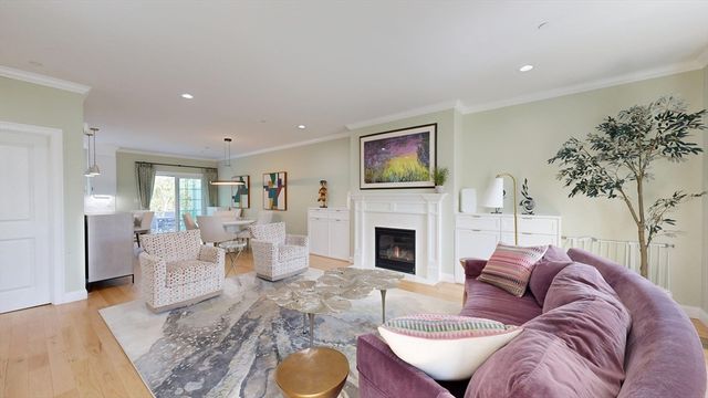 68 Prospect St 16, Peabody, MA 01960