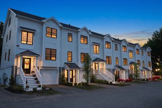 68 Prospect St 16, Peabody, MA 01960