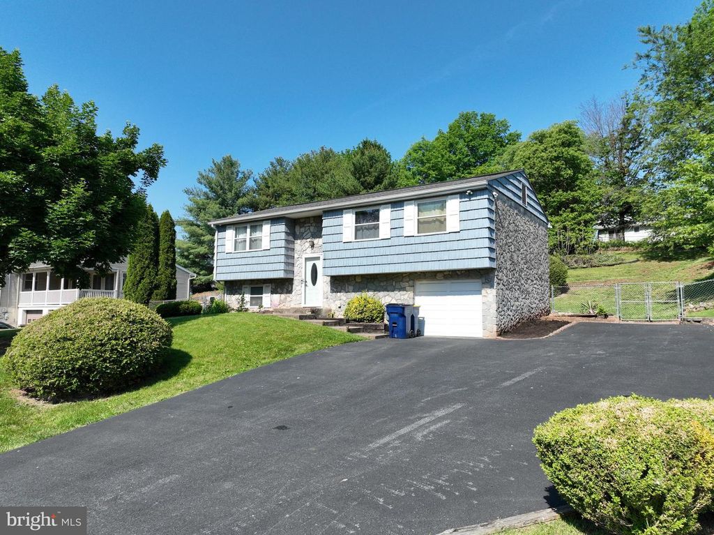 471 LUMBER ST, Middletown, PA 17057
