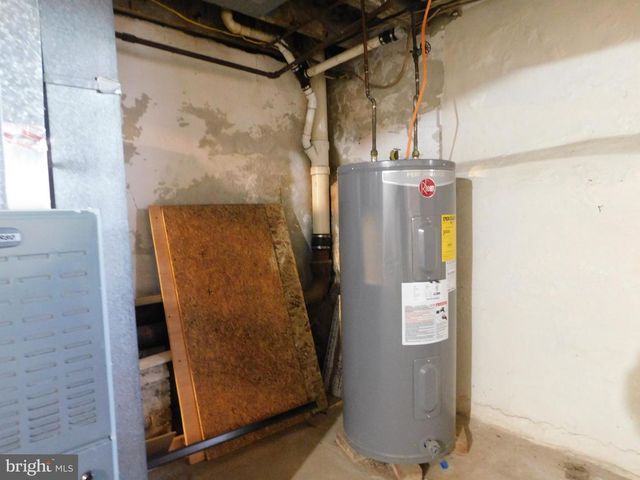 1202 MORTON AVE, Chester, PA 19013