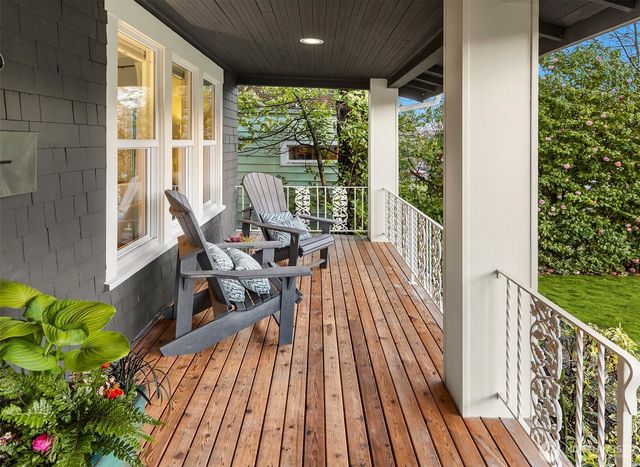 8016 17th Avenue NE, Seattle, WA 98115