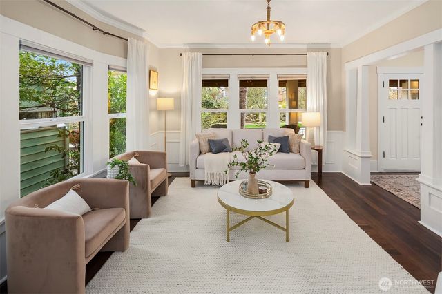 8016 17th Avenue NE, Seattle, WA 98115