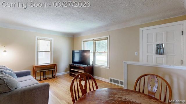 1005 Voorheis Street, Pontiac, MI 48341