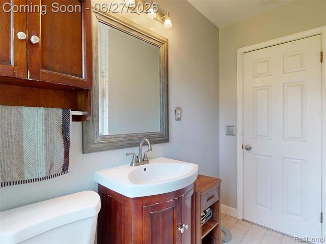1005 Voorheis Street, Pontiac, MI 48341
