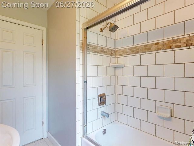 1005 Voorheis Street, Pontiac, MI 48341