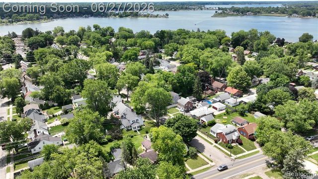 1005 Voorheis Street, Pontiac, MI 48341
